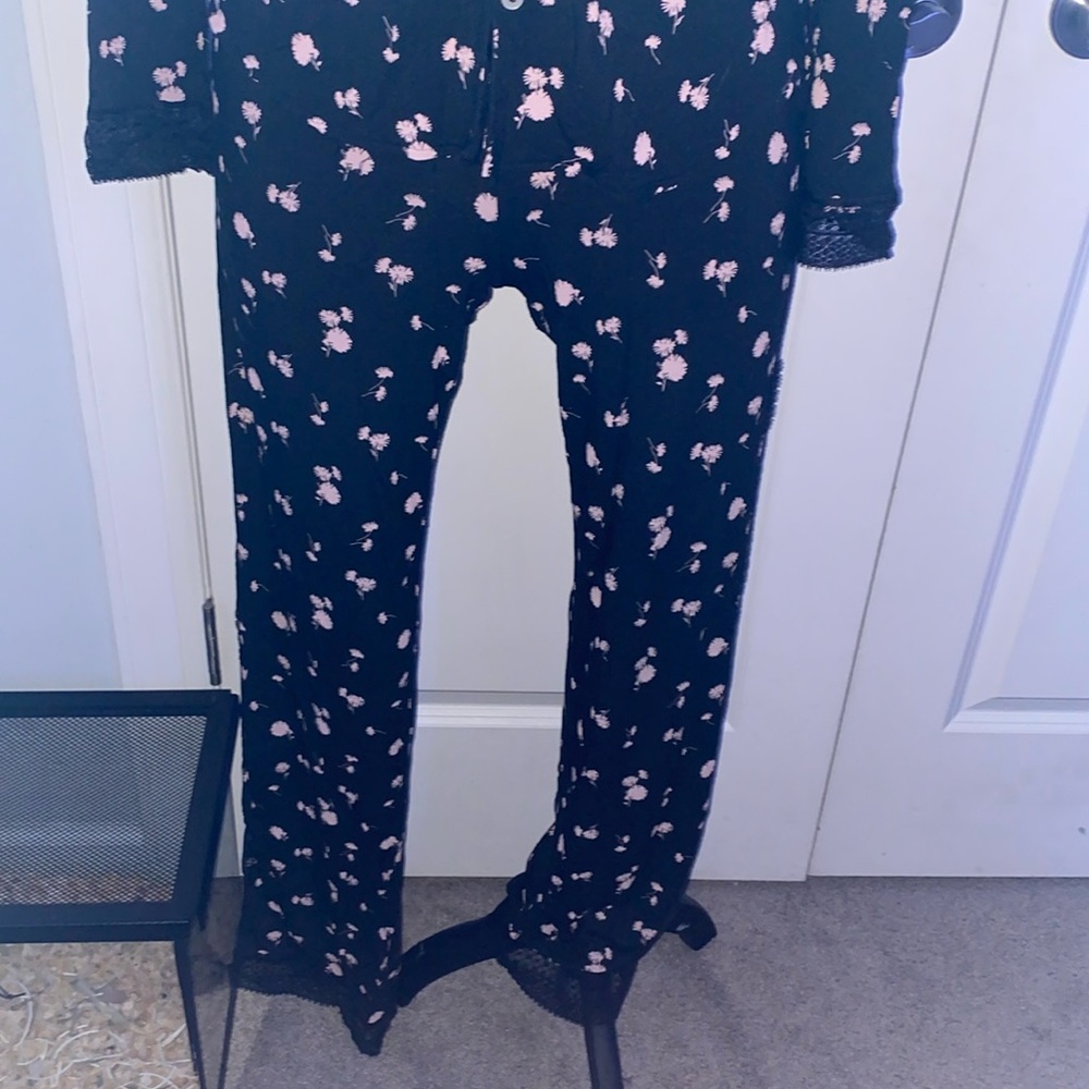 Victoria Secrets PJ Set - Picture 2 of 2